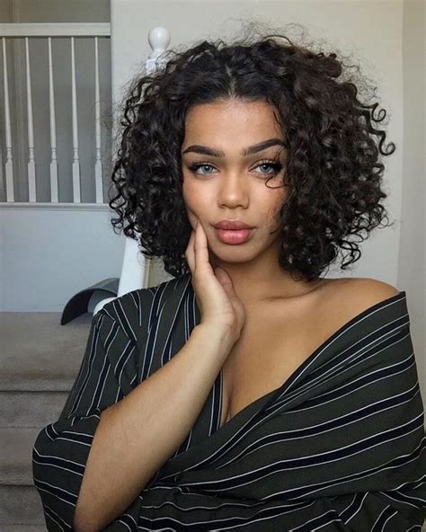 fotos para fingir que é você cabelo cacheado|Cabelo curto cacheado: 40 fotos de versões criativas e modernas .